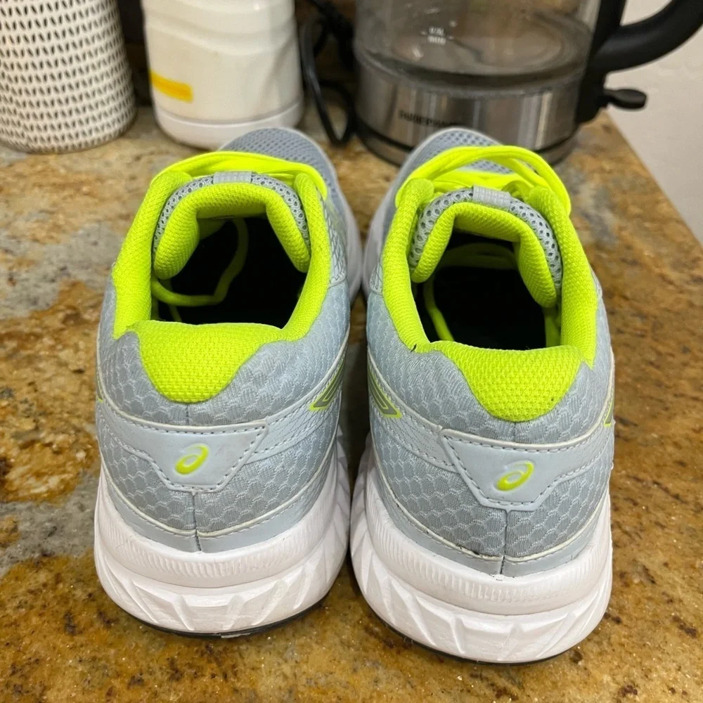 Asics Men’s Light Gray and Neon Yellow Running Shoes